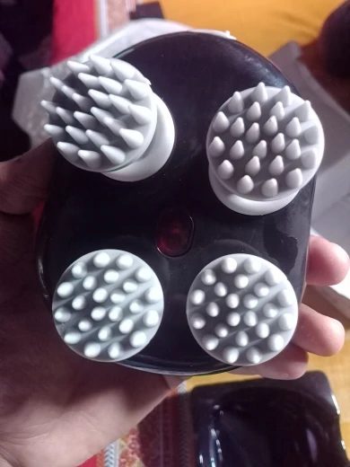 Buyer photo of Octo Scalp Massager